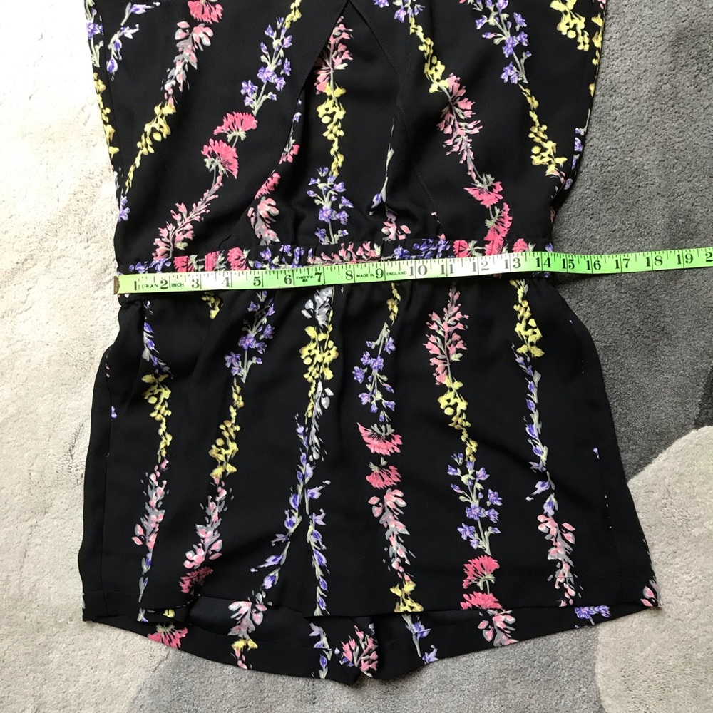 BCBGMAXAzria Floral Romper, NWT, Size XS - Picture 8 of 16